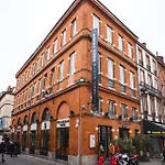 Ours Blanc - Centre 3* Toulouse