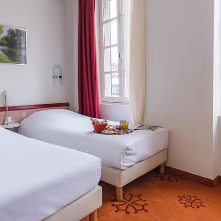 Ours Blanc - Centre Hotell