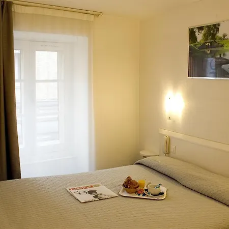 Ours Blanc - Centre Отель 3*