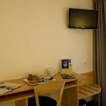 Отель Ours Blanc - Centre Тулуза