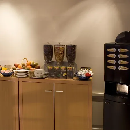 Ours Blanc - Centre Hotell 3*