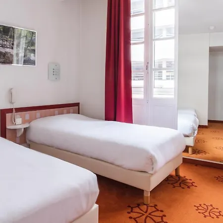 Отель Ours Blanc - Centre 3*