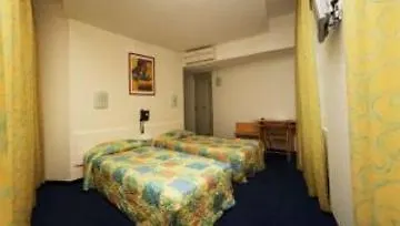 Ours Blanc - Centre 3*