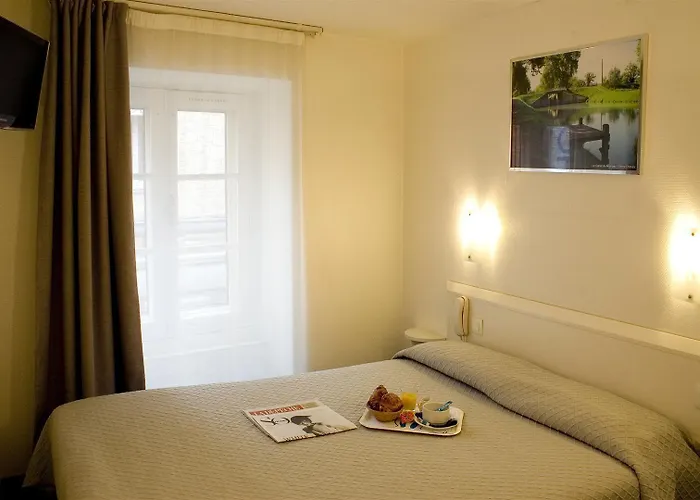 Ours Blanc - Centre Hotel 3*