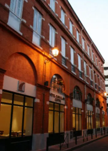 Ours Blanc - Centre 3* Toulouse