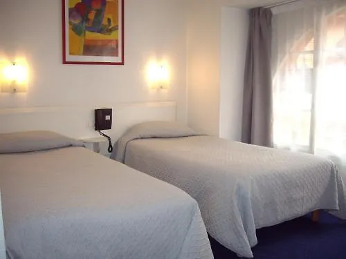 Ours Blanc - Centre Hotel 3*