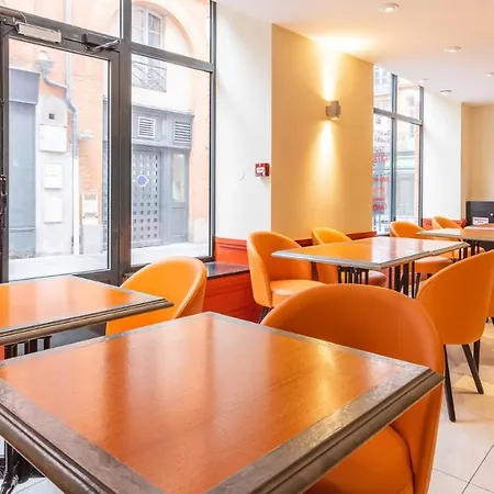 Ours Blanc - Centre 3* Toulouse