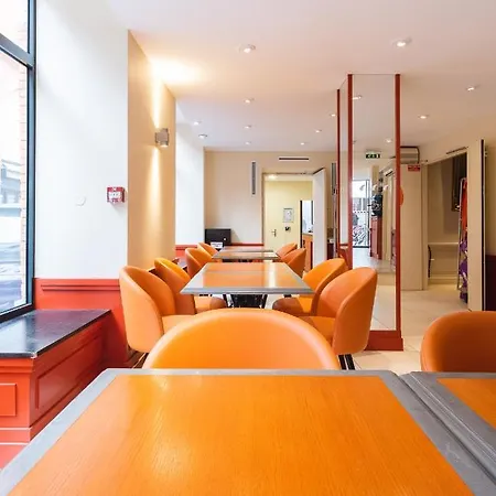 Ours Blanc - Centre Hotel 3*
