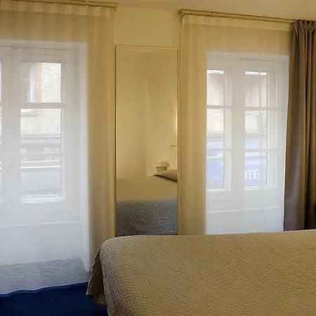 Ours Blanc - Centre 3*